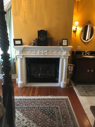 Edgewood Manor Inn Bed And Breakfast