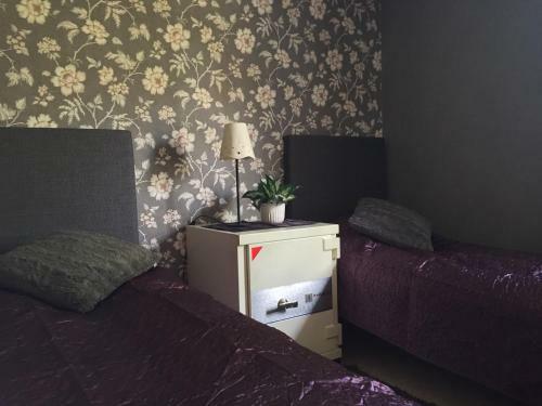 Albergue Lunedet Camping Caf� Restaurang Ab