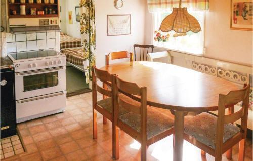 Three-bedroom Holiday Home In Morlunda