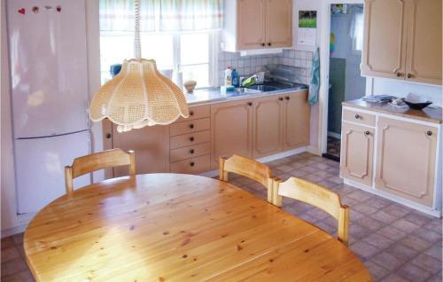 Three-bedroom Holiday Home In Morlunda