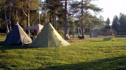 Lits Camping, Stugby Och Kanot