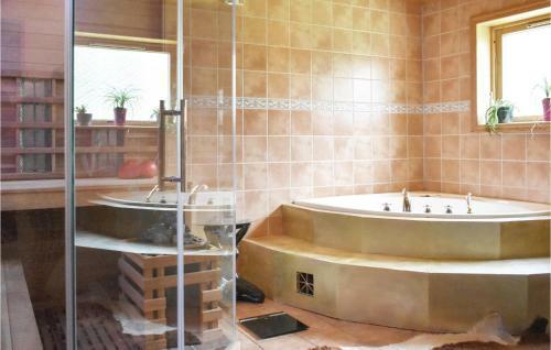 Three-bedroom Holiday Home In Fagelmara