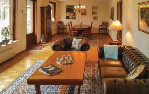 Four-bedroom Holiday Home In Falsterbo