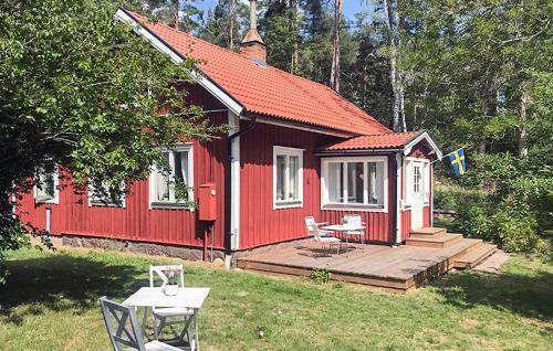 Three-bedroom Holiday Home In Hultsfred
