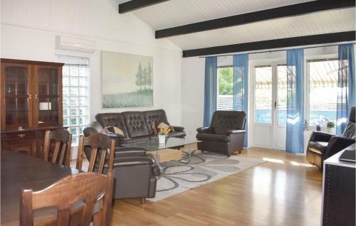 Four-bedroom Holiday Home In Sjobo