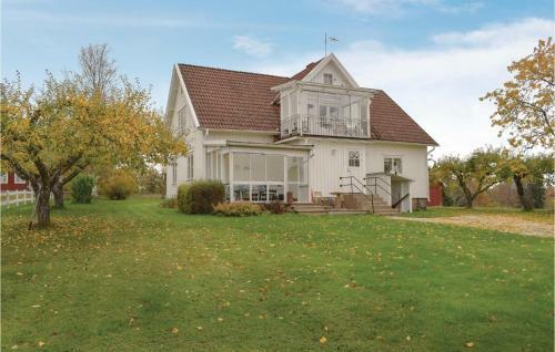 Three-bedroom Holiday Home In Almesboda