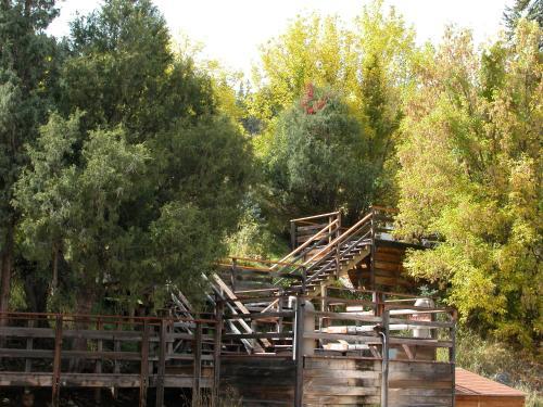 Motel Box Canyon Lodge And Hot Springs