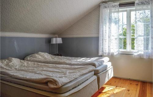 Two-bedroom Holiday Home In Grundsund