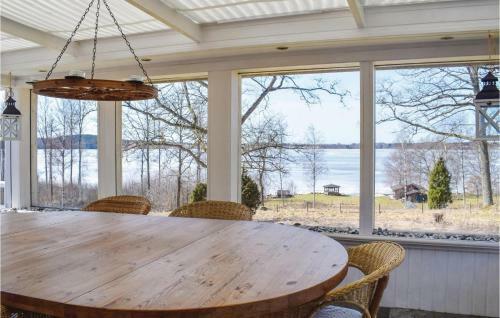 Five-bedroom Holiday Home In Lekeryd