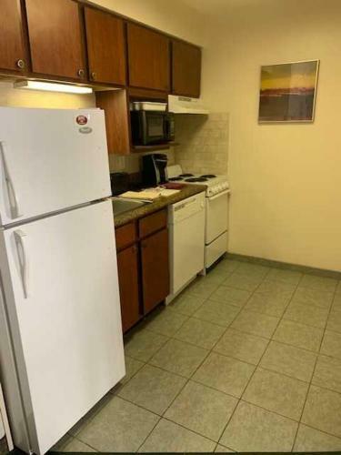 Hotel Host Inn All Suites