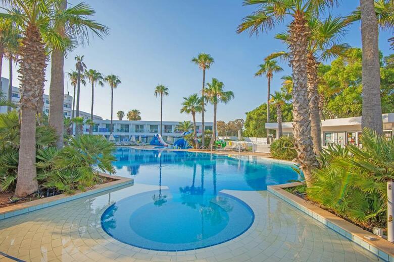 Hotel Dome Beach Resort