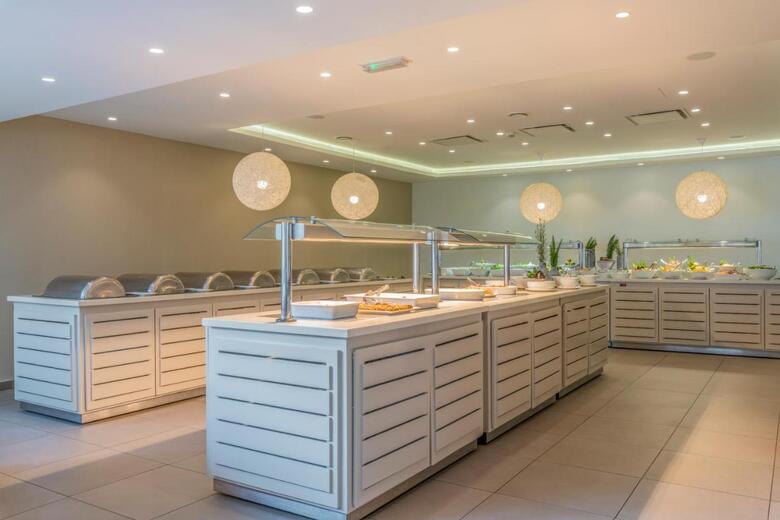 Hotel Nissi Beach