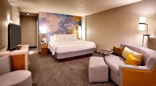 Summit Hotel And Conference Center