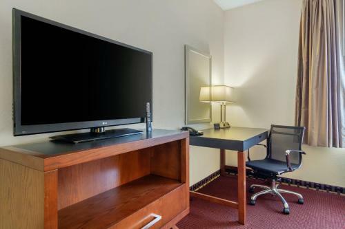 Hotel Quality Inn & Suites Lakewood