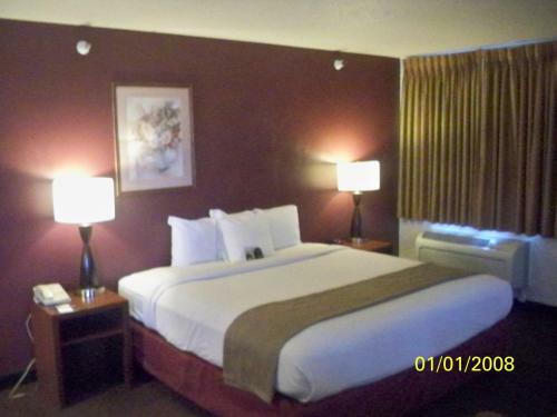 Hotel Baymont Inn & Suites