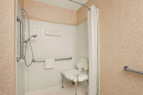 Hotel Baymont Inn & Suites