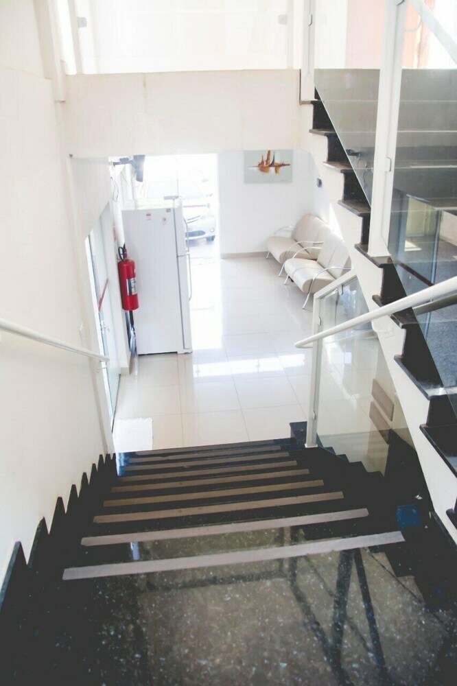 Leati's Hotel