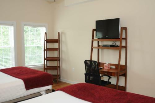 Bed & Breakfast Acorn Hill Lodge And Spa