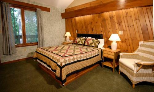 Bed & Breakfast Wren's Nest Village Inn