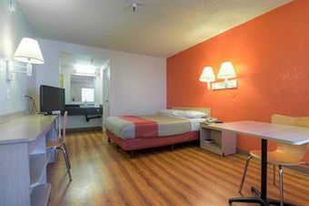 Motel 6 Santa Ana