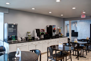 Hotel Quality Inn And Suites North/polaris