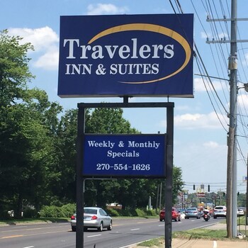 Hotel Travelers Suites