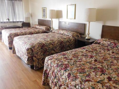 Royal Host Motel