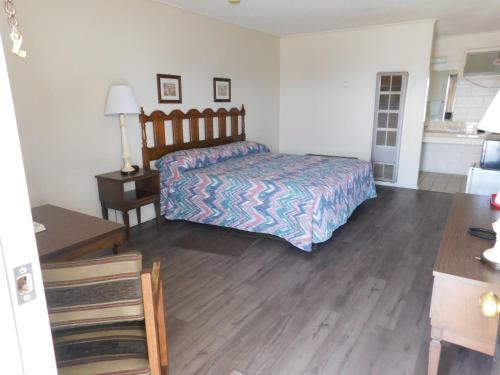 Royal Host Motel