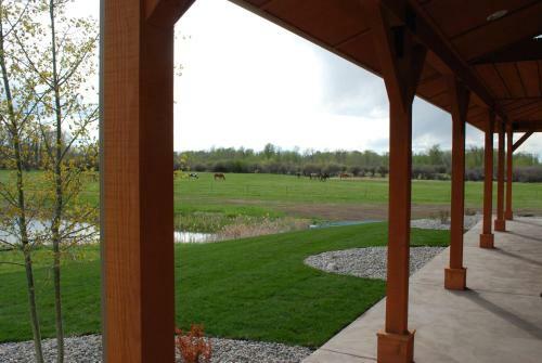 Gallatin River Lodge
