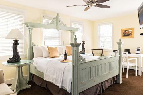 Hotel Brass Key Guesthouse