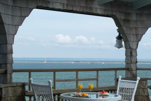 Posada Land's End Inn