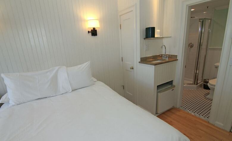 Hostal Anchor Inn Beach House