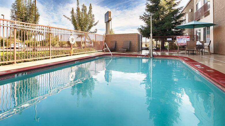 Hotel Best Western Plus Twin View Inn & Suites
