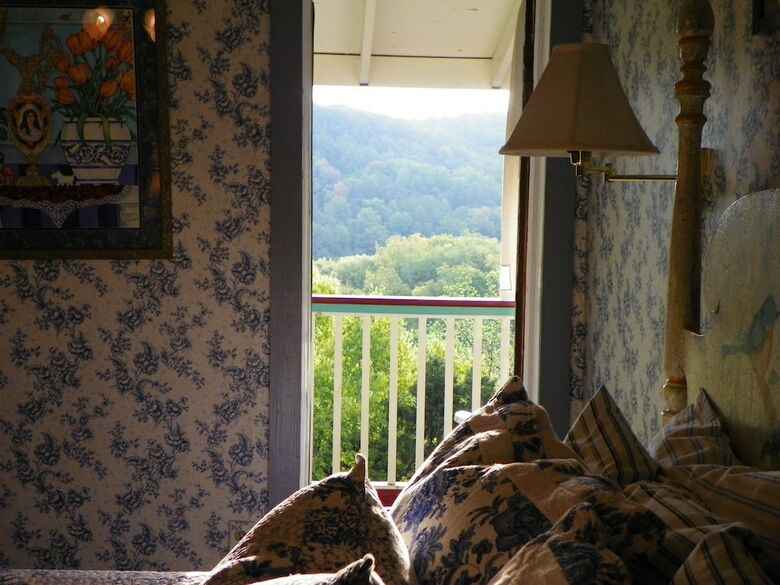 Bed & Breakfast All Seasons Inn