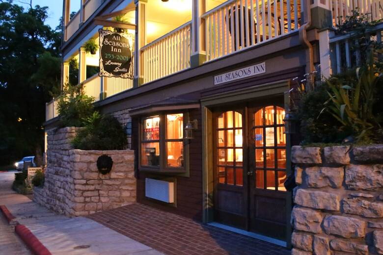 Bed & Breakfast All Seasons Inn