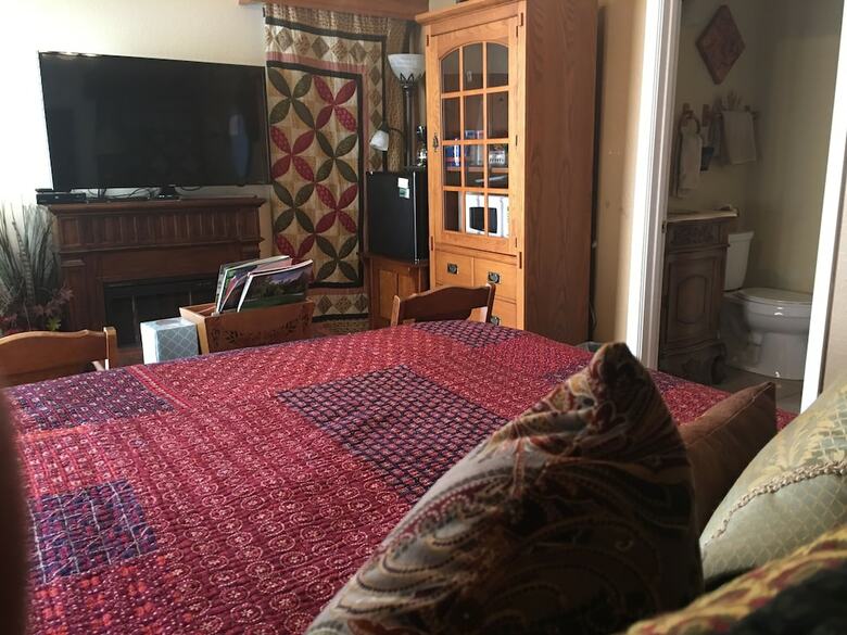 Bed & Breakfast All Seasons Inn