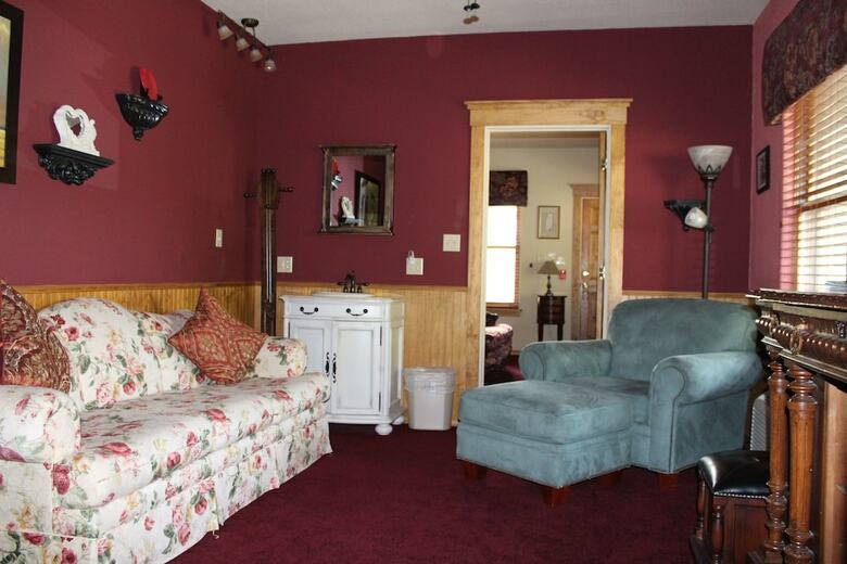 Bed & Breakfast All Seasons Inn