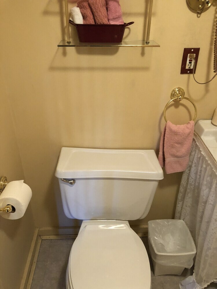 Bed & Breakfast All Seasons Inn