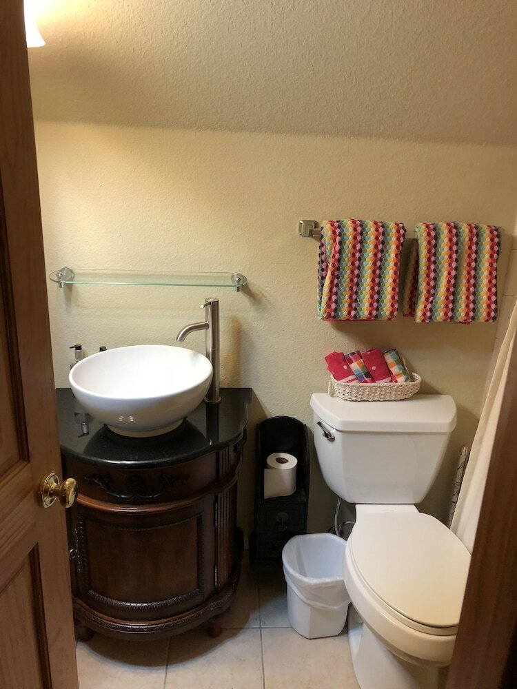 Bed & Breakfast All Seasons Inn