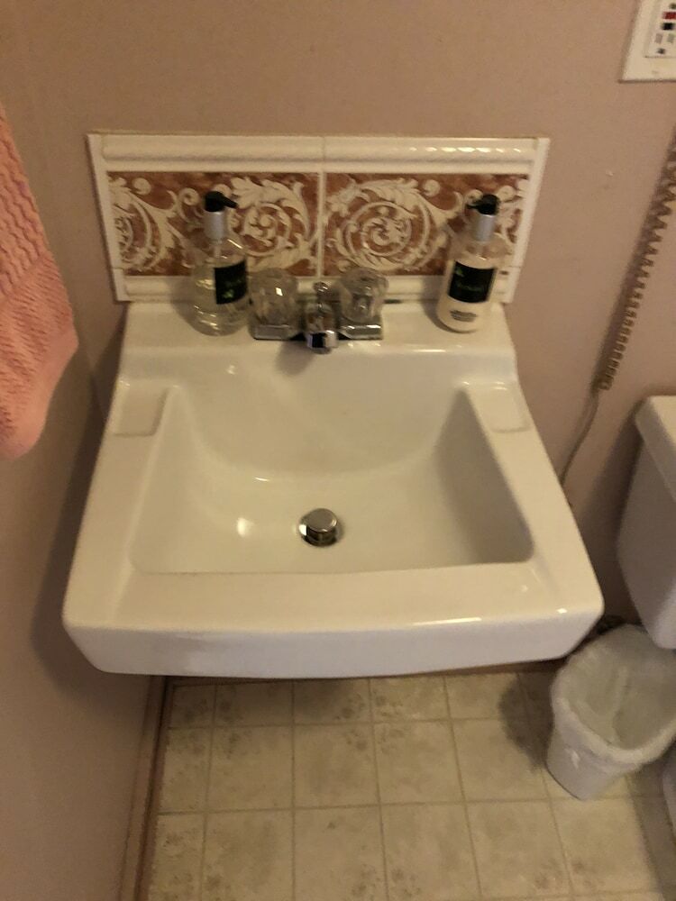 Bed & Breakfast All Seasons Inn