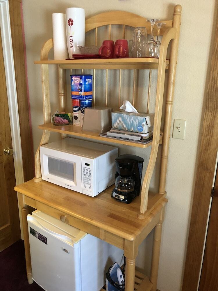 Bed & Breakfast All Seasons Inn