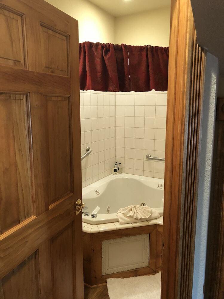 Bed & Breakfast All Seasons Inn