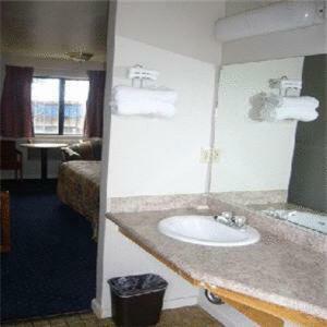 Crown Lodge Motel