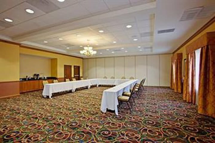 Hotel Holiday Inn Express Ontario