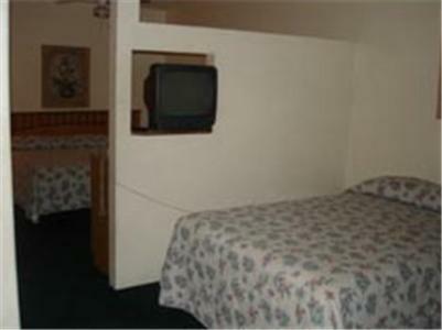 Colonade Motel Suites