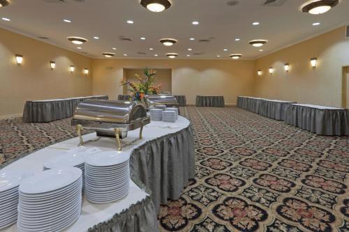 Crowne Plaza Hotel Mission Valley