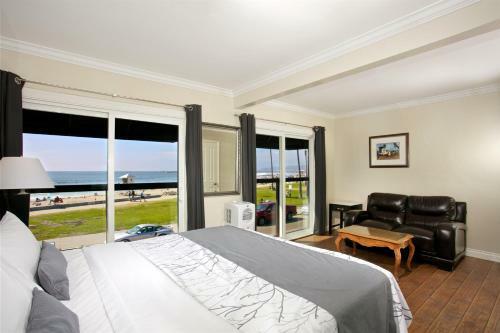 Ocean Beach Hotel