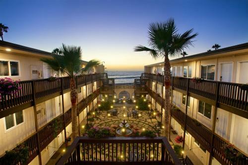 Ocean Beach Hotel