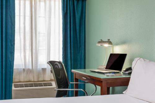 Hotel Holiday Inn Express San Diego Seaworld