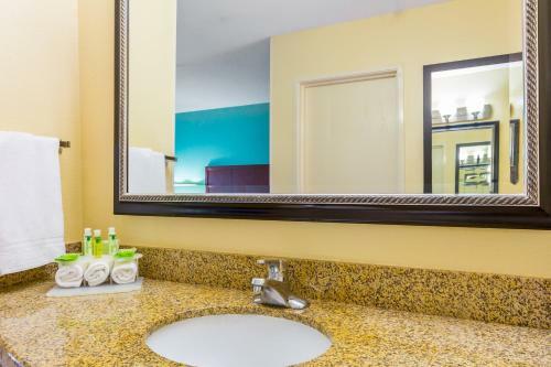 Hotel Holiday Inn Express San Diego Seaworld